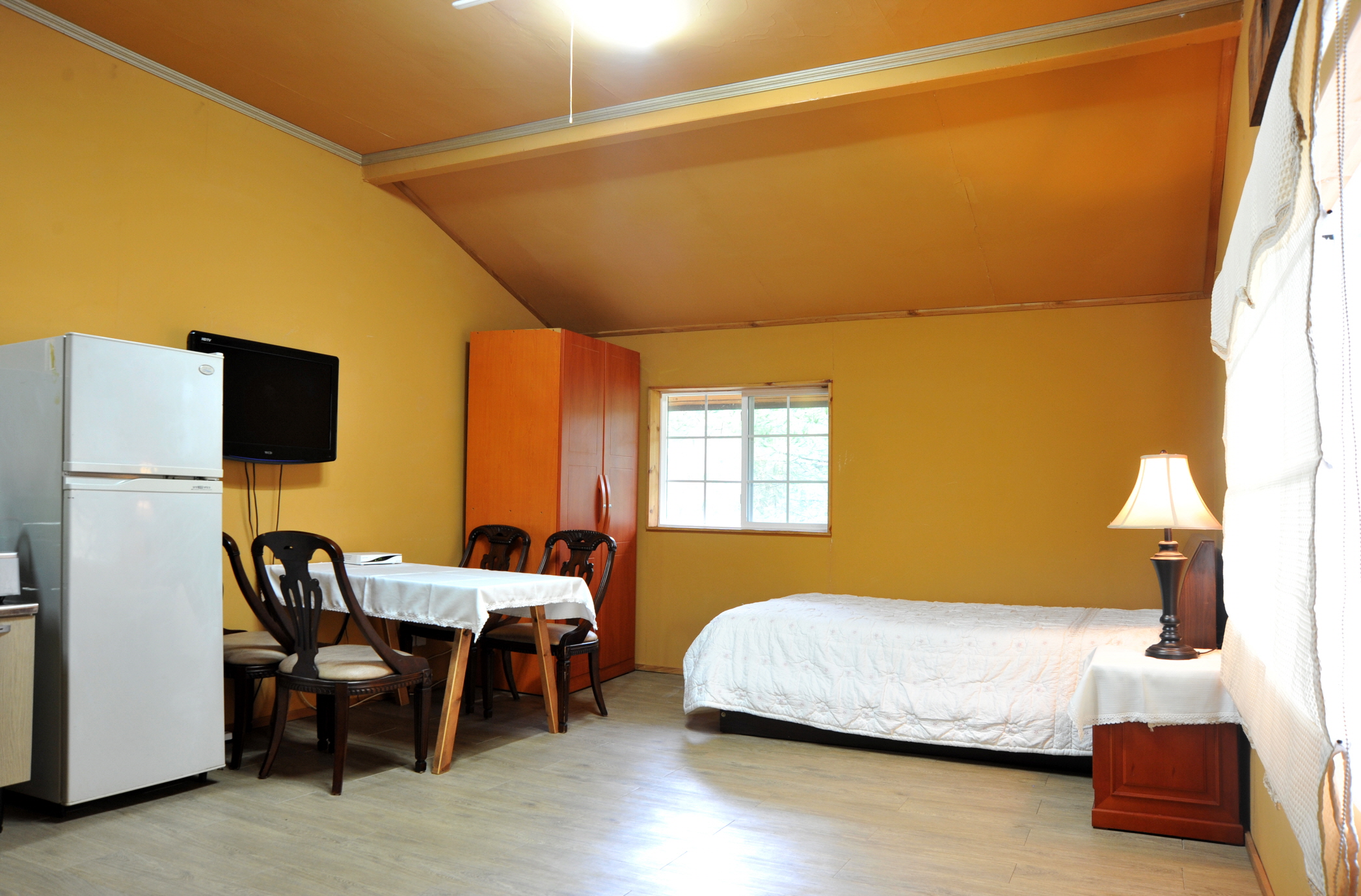 3529860950_jiaoCN5F_ED81ACEAB8B0EBB380ED9998_SOF_9007-1.jpg 이미지